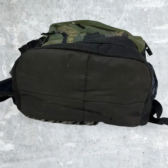 Green Camouflage Backpack Camo - Picture 5 of 16
